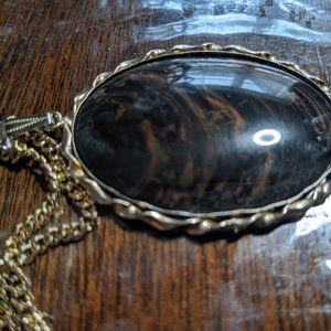 Antique looking chic pendant necklace